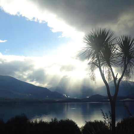 Shakespeare House Bed and Breakfast Te Anau Eksteriør billede