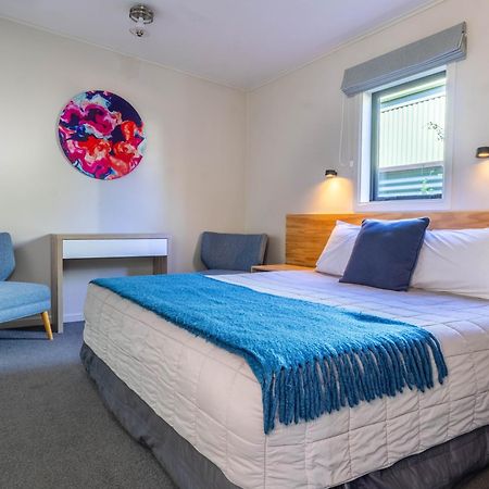 Shakespeare House Bed and Breakfast Te Anau Eksteriør billede