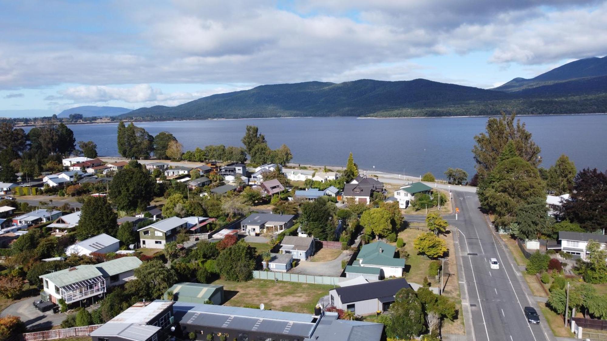 Shakespeare House Bed and Breakfast Te Anau Eksteriør billede