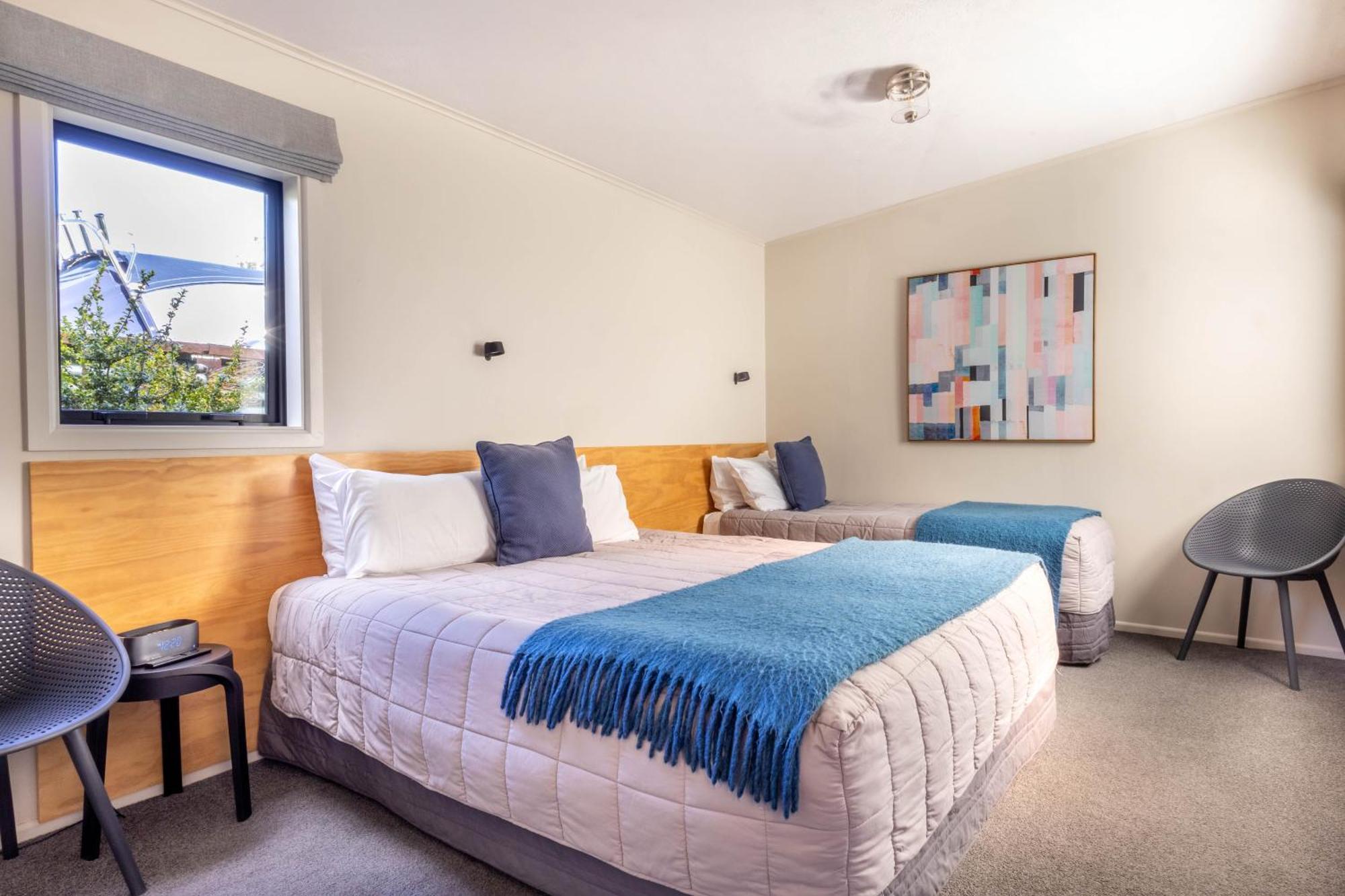 Shakespeare House Bed and Breakfast Te Anau Eksteriør billede